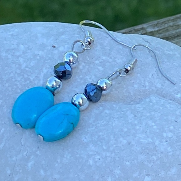 Faux turquoise beaded drop earrings - Picture 5 of 7